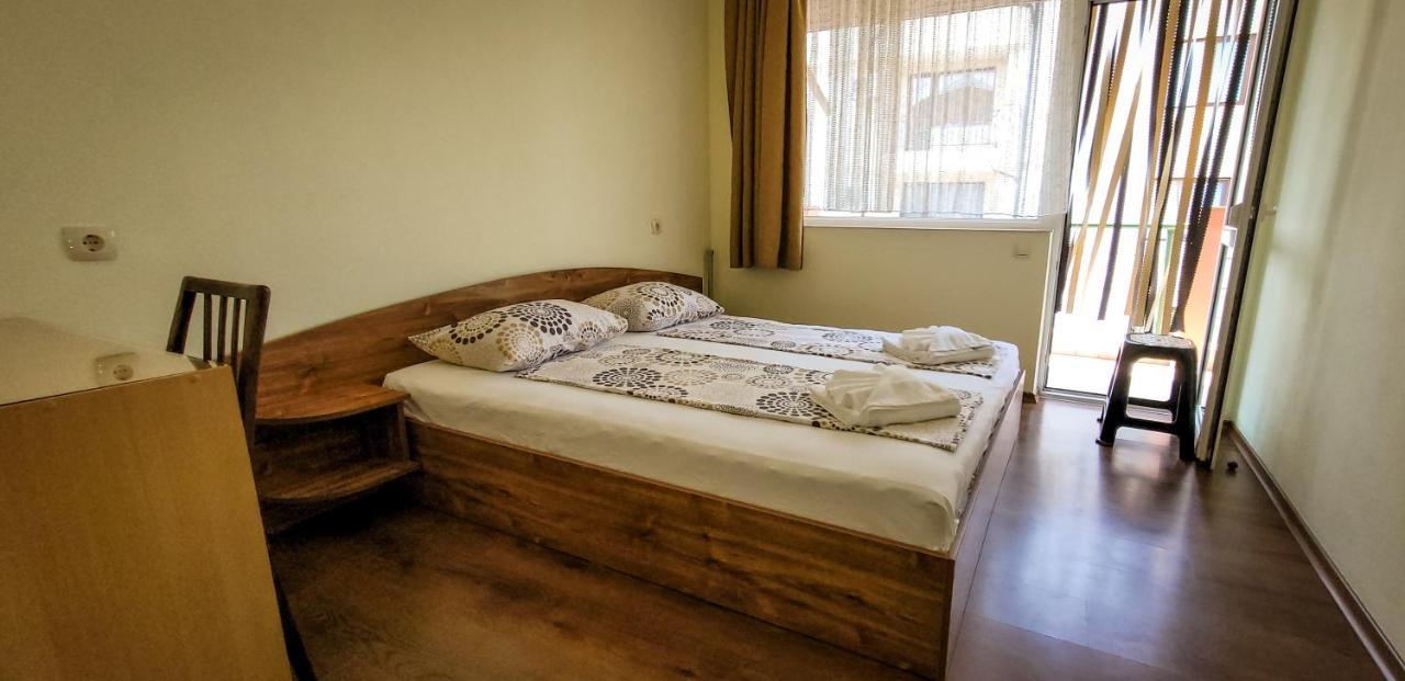 Стаи За Гости Нептун Tsarevo Exterior photo