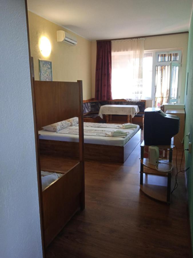 Стаи За Гости Нептун Tsarevo Exterior photo