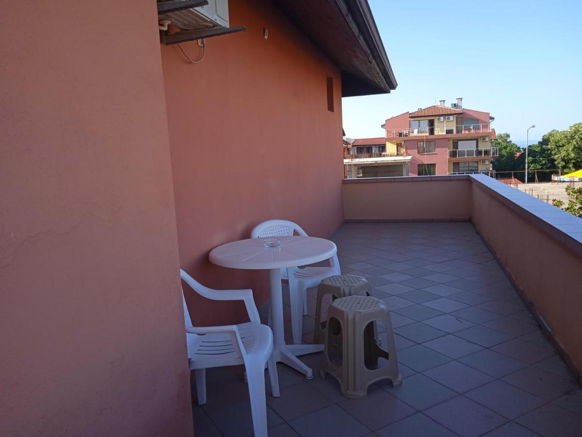 Стаи За Гости Нептун Tsarevo Exterior photo