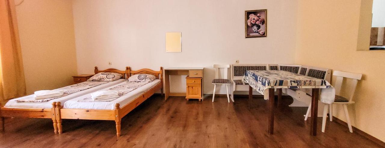 Стаи За Гости Нептун Tsarevo Exterior photo