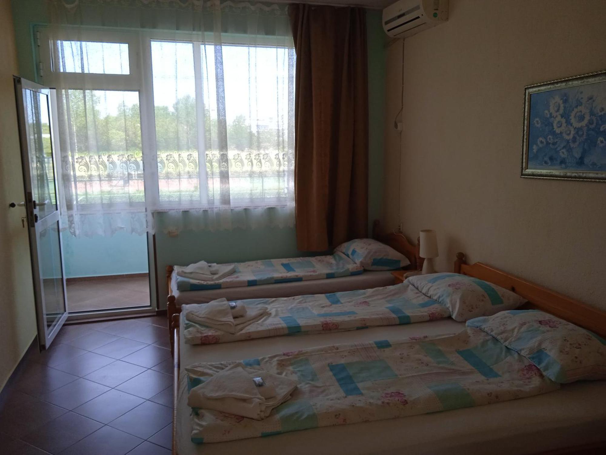Стаи За Гости Нептун Tsarevo Exterior photo